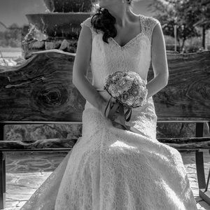 Ivory Lace Wedding Dress